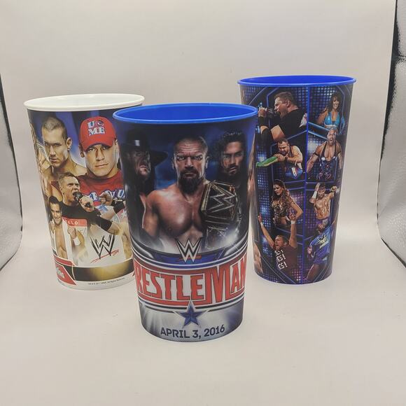 Official WWE Wrestlemania XXXII  Drinking Cup Memorabilia Holographic lotof cups - Picture 1 of 4